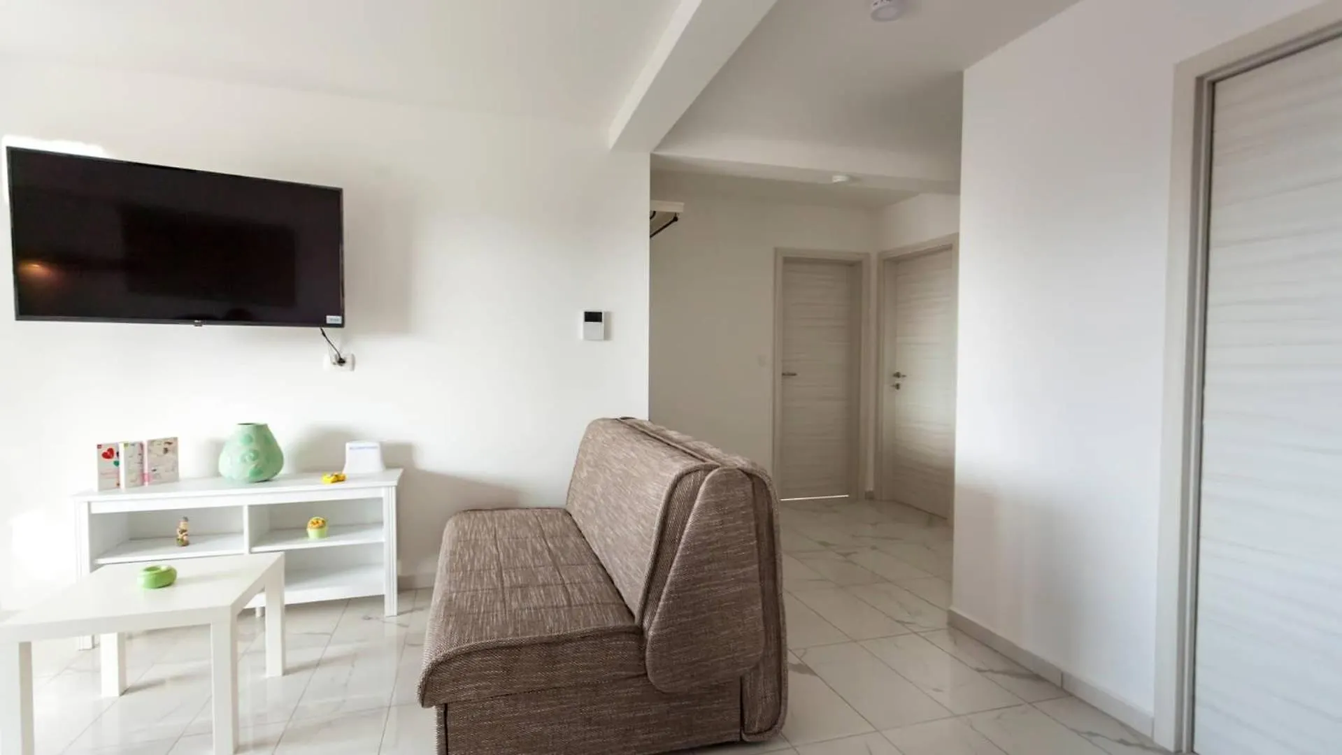Apartments With A Parking Space Nska, Krk - 21768 Malinska