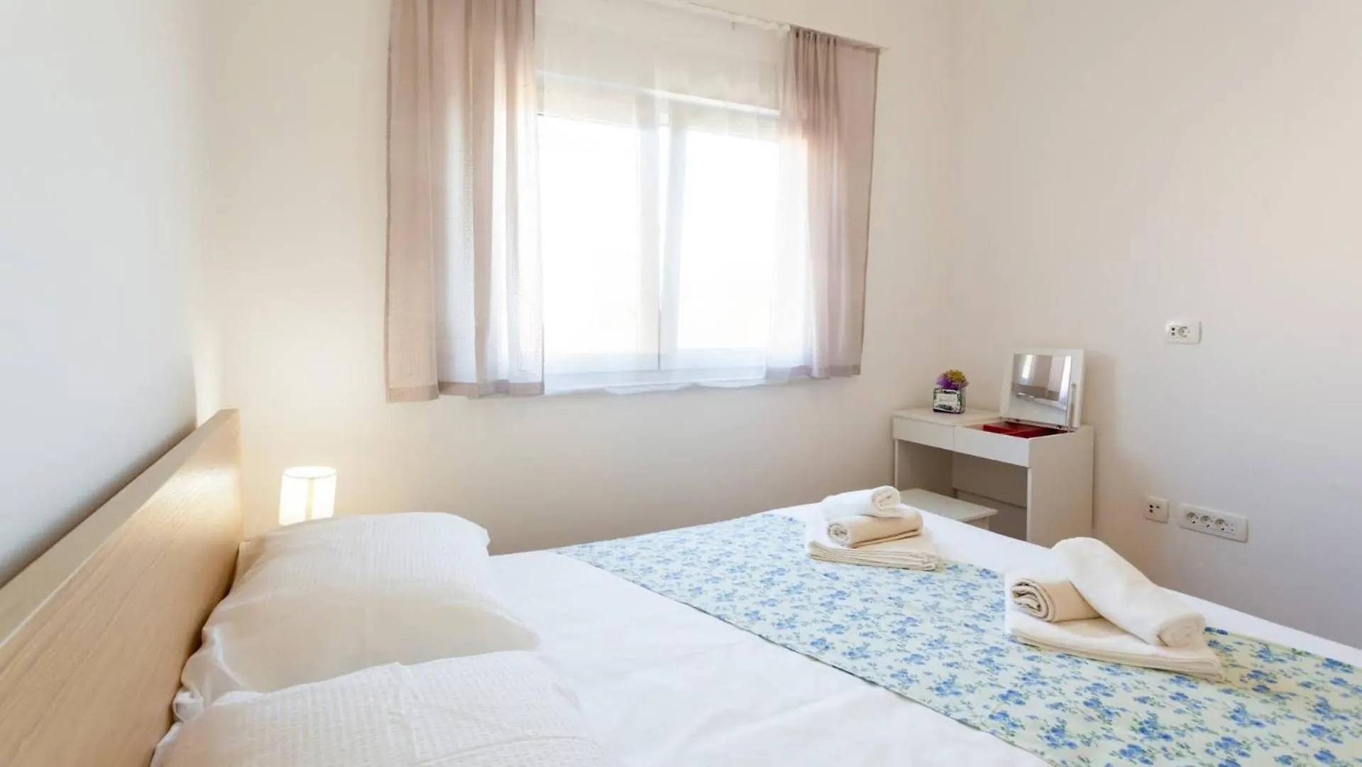 Apartments With A Parking Space Nska, Krk - 21768 말린스카