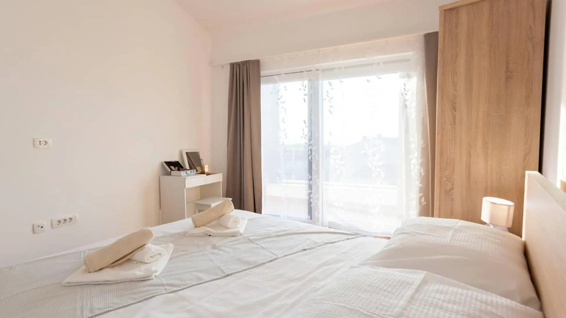 Apartments With A Parking Space Nska, Krk - 21768 Malinska